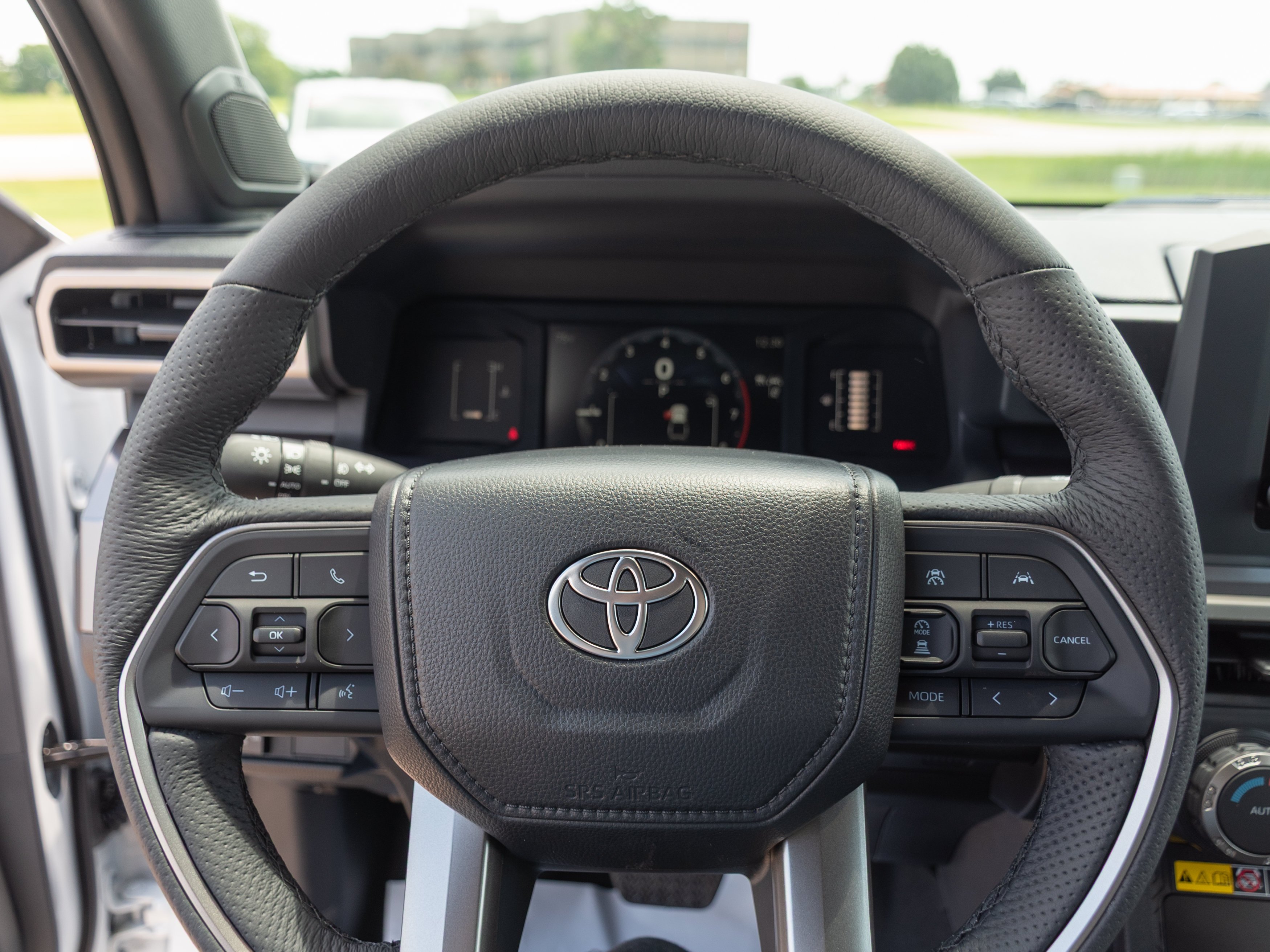 2026 Toyota Tacoma SR5 - Photo 12