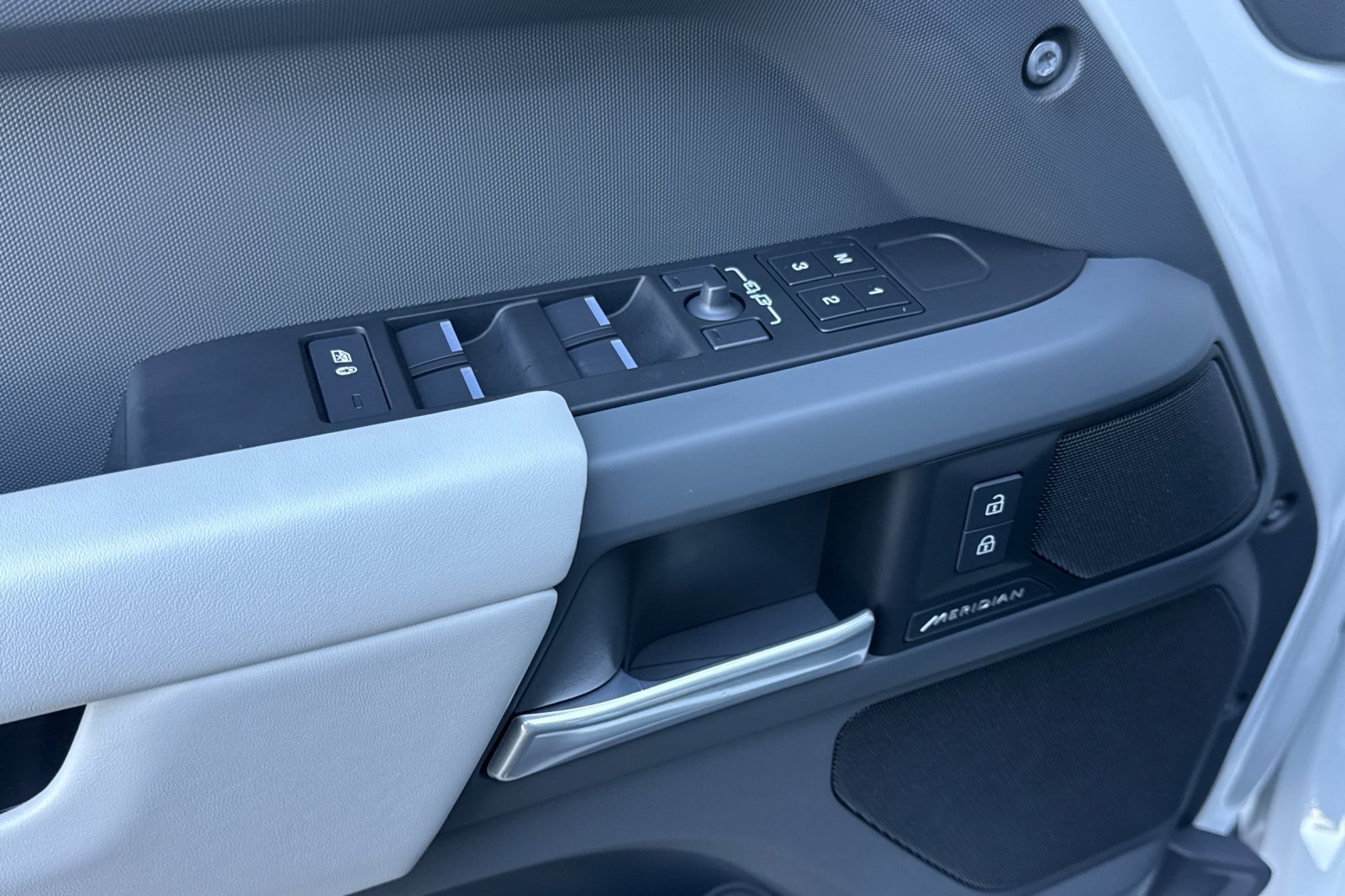 Certified Used 2026 White Land Rover S image 10