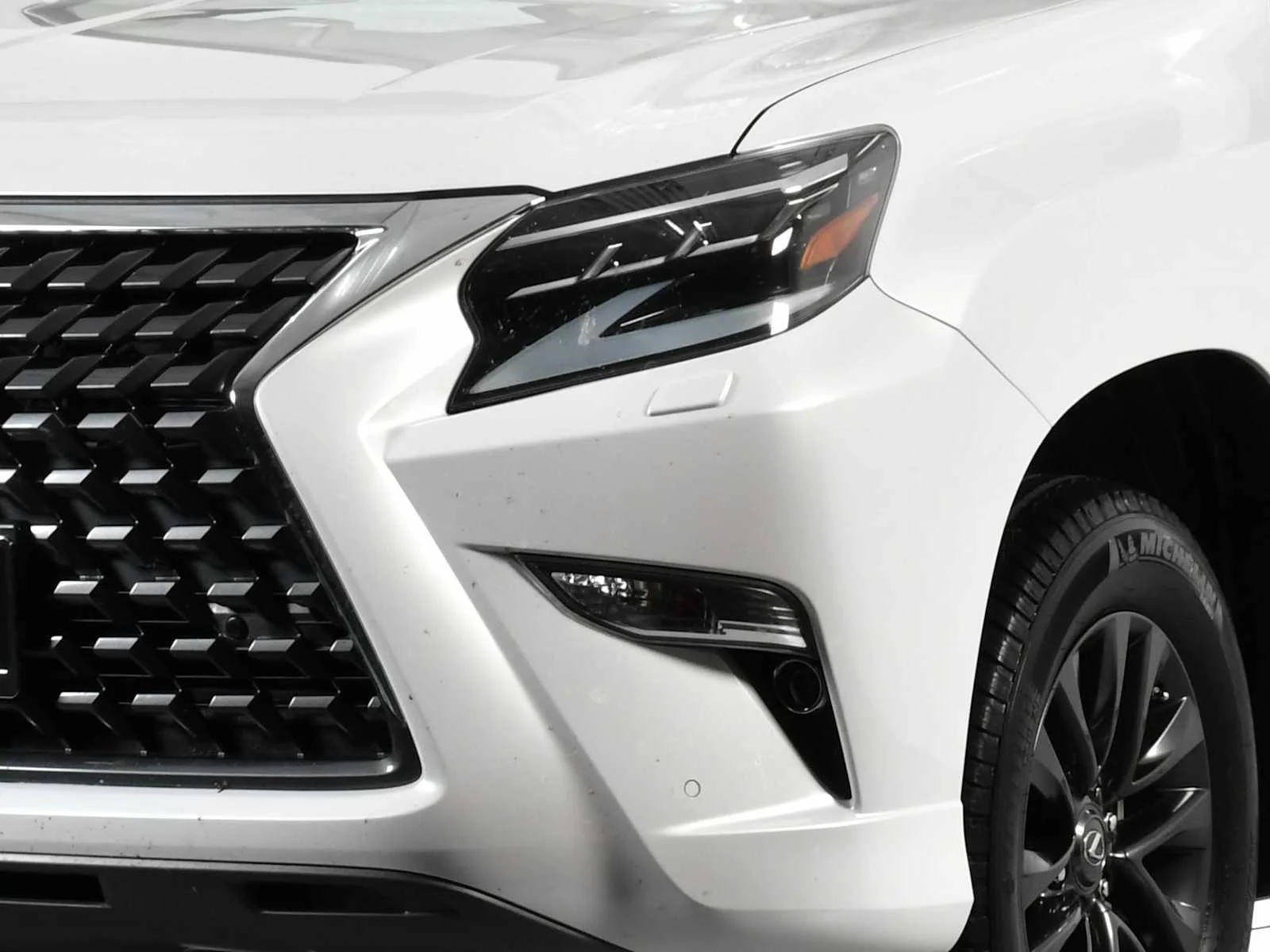 Used 2023 Eminent White Pearl Lexus Premium image 11