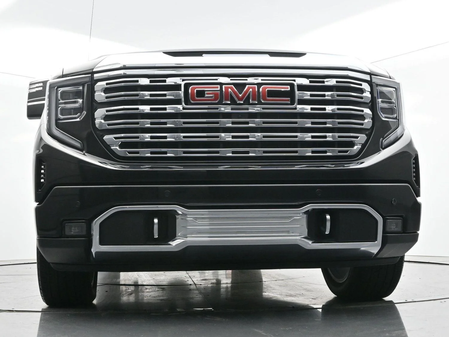 Used 2025 Onyx Black GMC Denali image 48