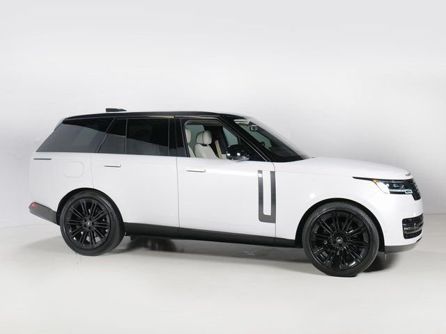 Certified Used 2023 Ostuni White Pearl Land Rover SE image 30