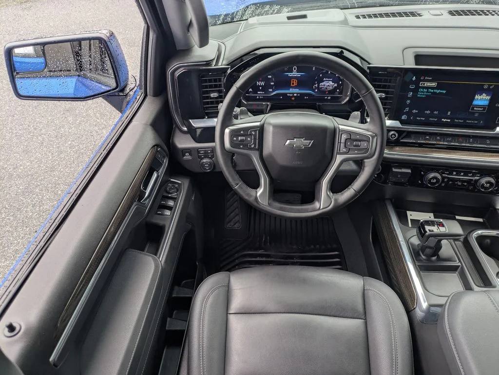 Used 2025 Blue Chevrolet RST image 17