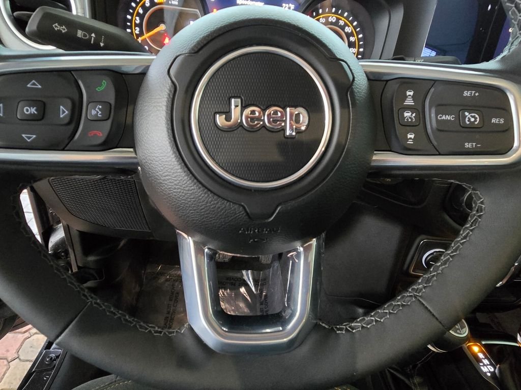 2025 Jeep Wrangler 4-Door Sahara - Photo 26