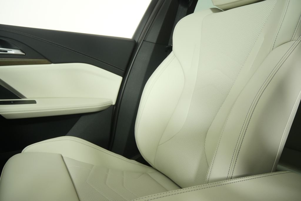 New 2026 Alpine White BMW xDrive28i image 23