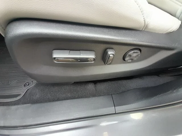 Used 2018  Honda Touring image 40
