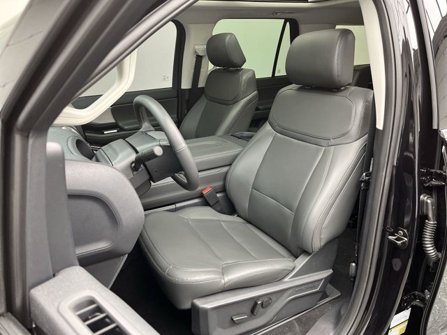 Used 2026 Agate Black Metallic Ford Active image 13