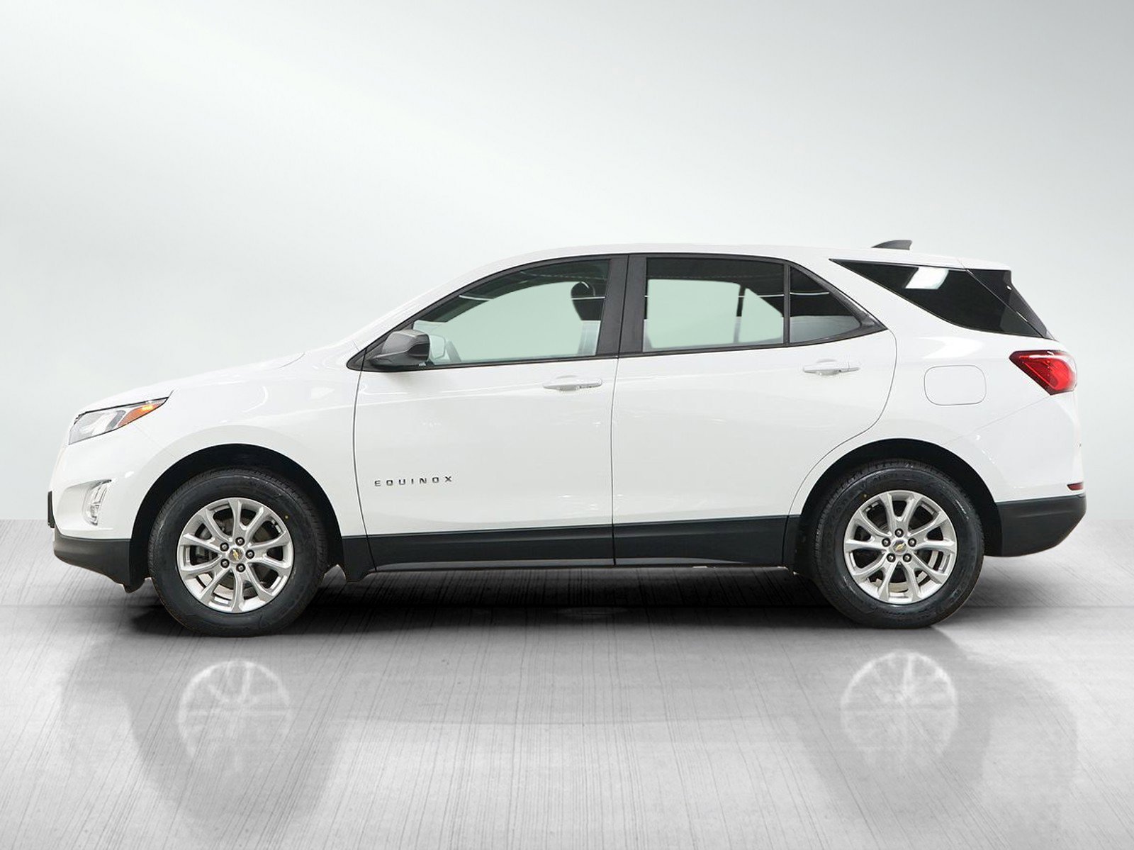 Used 2020 Chevrolet Equinox LS with VIN 2GNAXSEV7L6122406 for sale in White Bear Lake, Minnesota