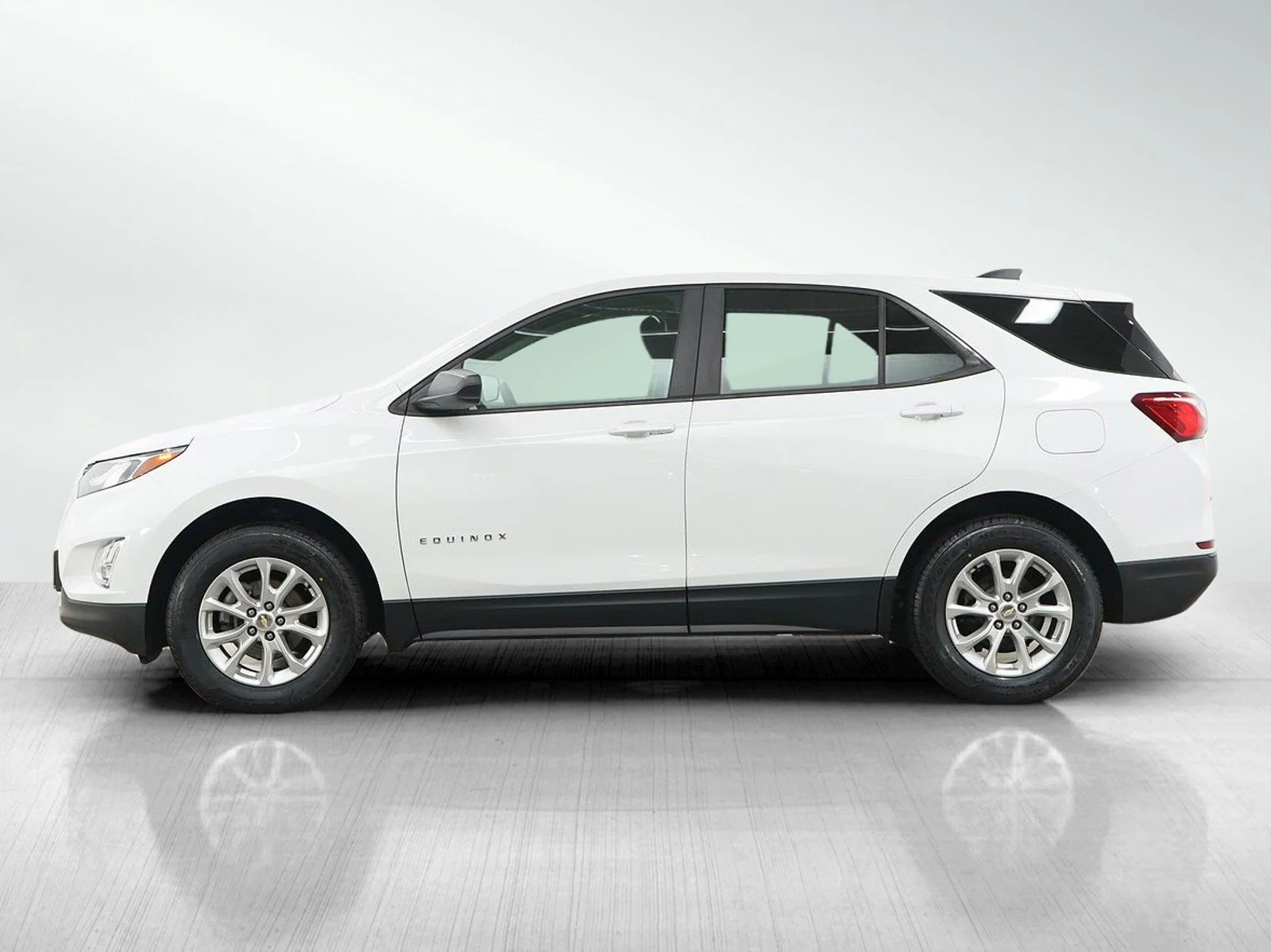 Used 2020 Chevrolet Equinox LS with VIN 2GNAXSEV7L6122406 for sale in White Bear Lake, Minnesota