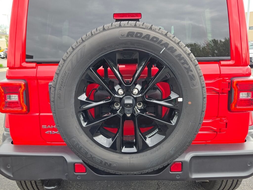 Used 2025 Red Jeep Sahara 4xe image 17