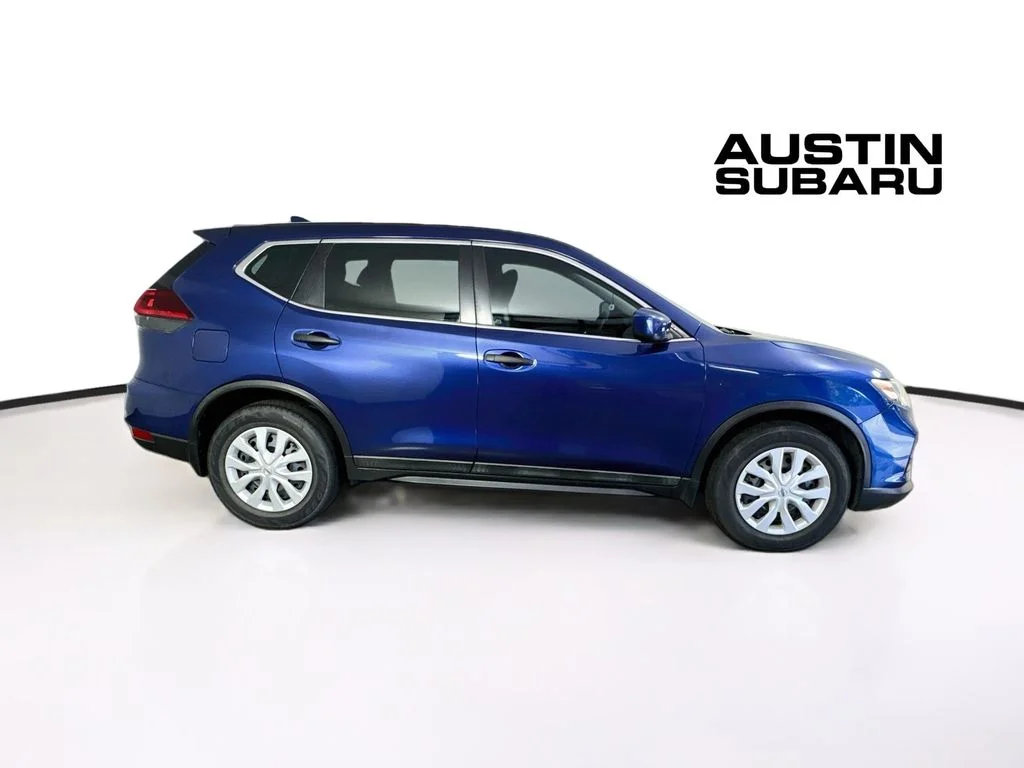 Used 2018 Blue Nissan S image 8