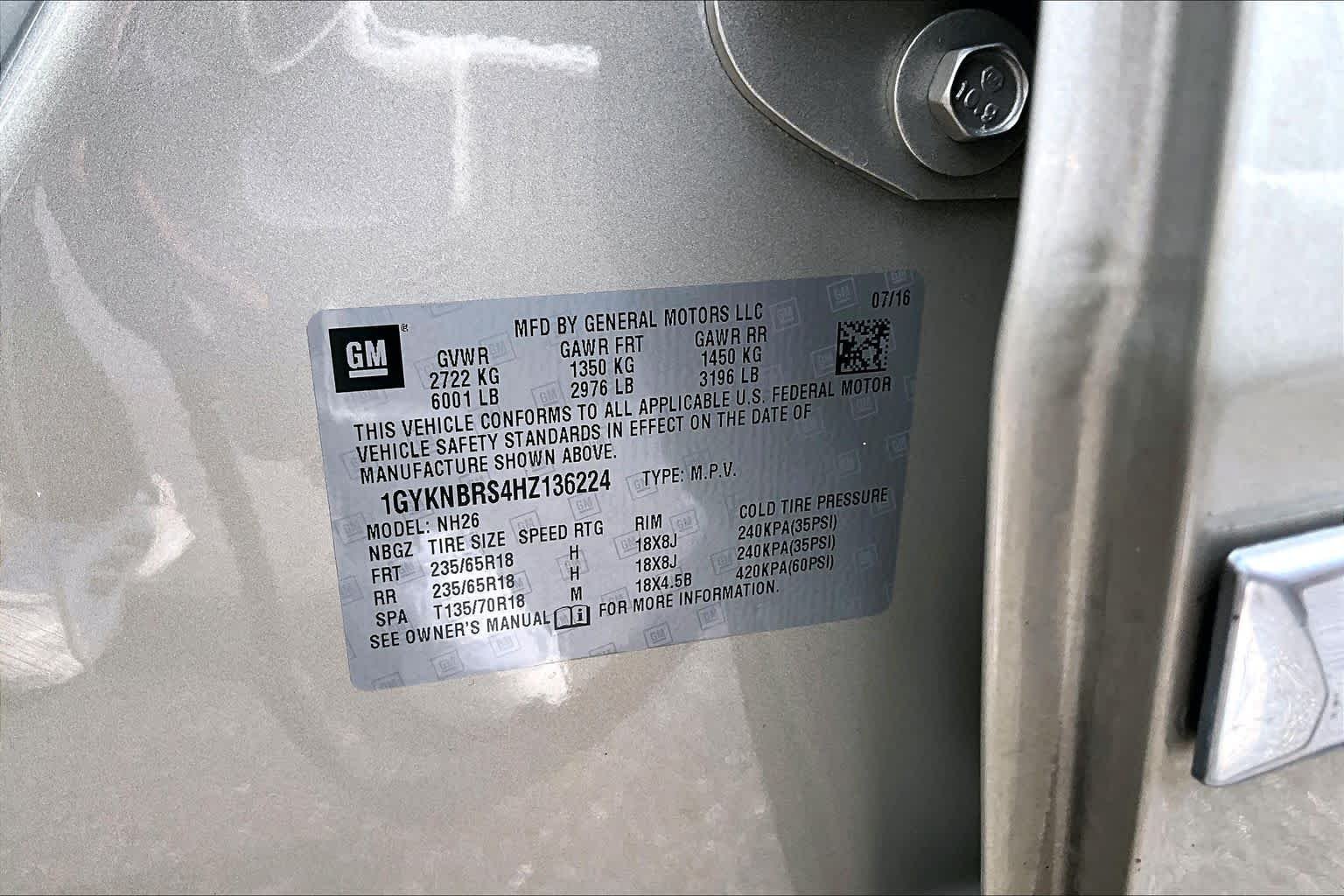Used 2017 Silver Coast Metallic Cadillac Luxury FWD image 34