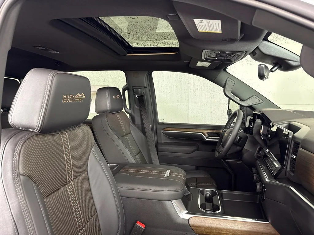 New 2026 Summit White Chevrolet High Country image 25