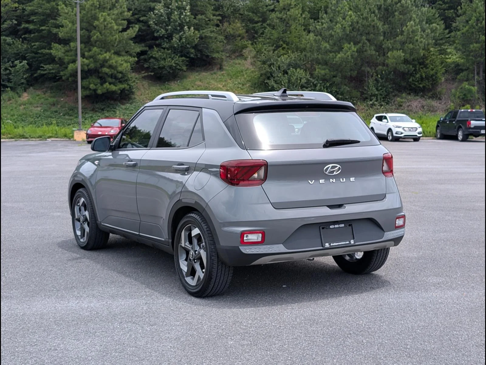 Used 2022 Galactic Gray R3g Hyundai Limited image 4