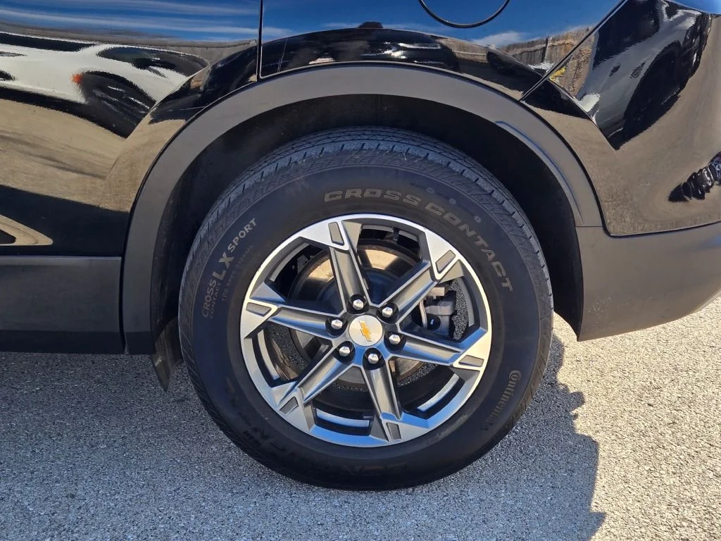 Used 2025 Black Chevrolet LT image 13