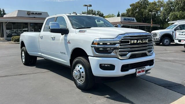 2026 RAM 3500 Laramie - Photo 2