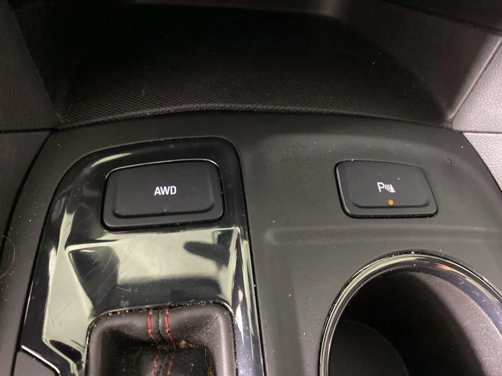 Used 2022 Summit White Chevrolet RS image 19