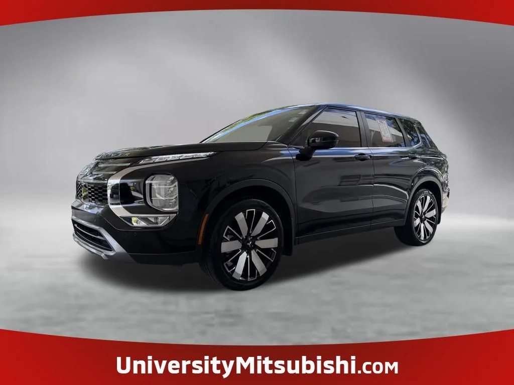 Used 2025 Black Mitsubishi SE image 1