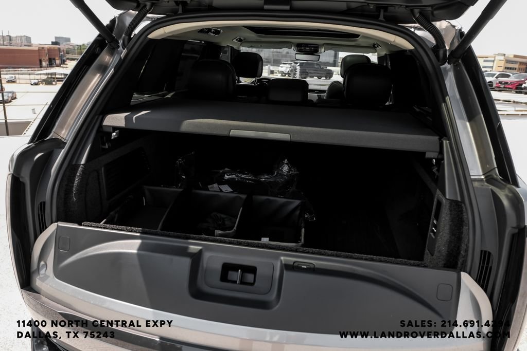 New 2026 1le Land Rover SE image 34