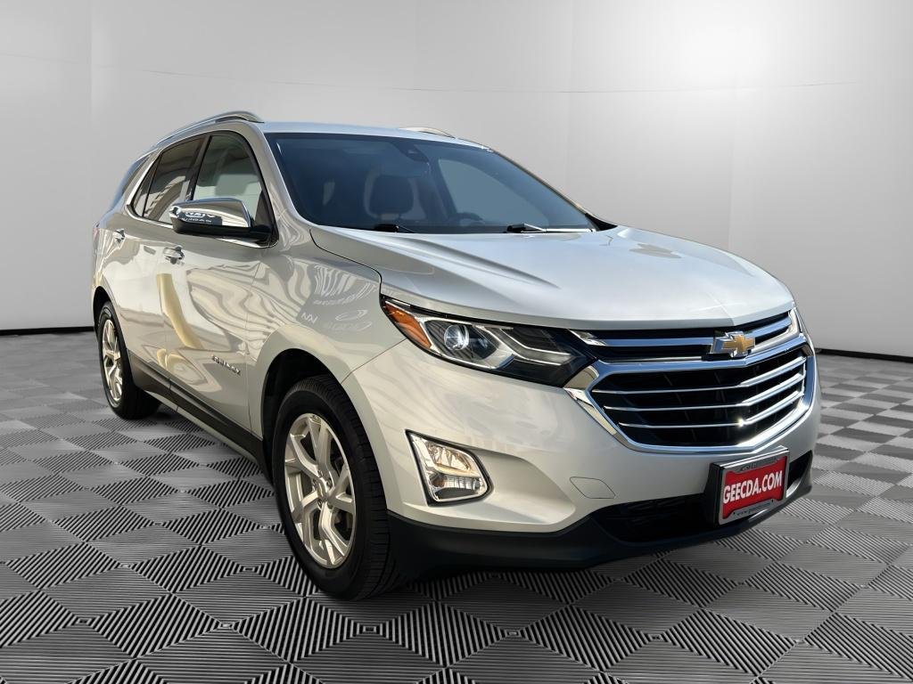 Used 2018 Silver Ice Metallic Chevrolet Premier image 3
