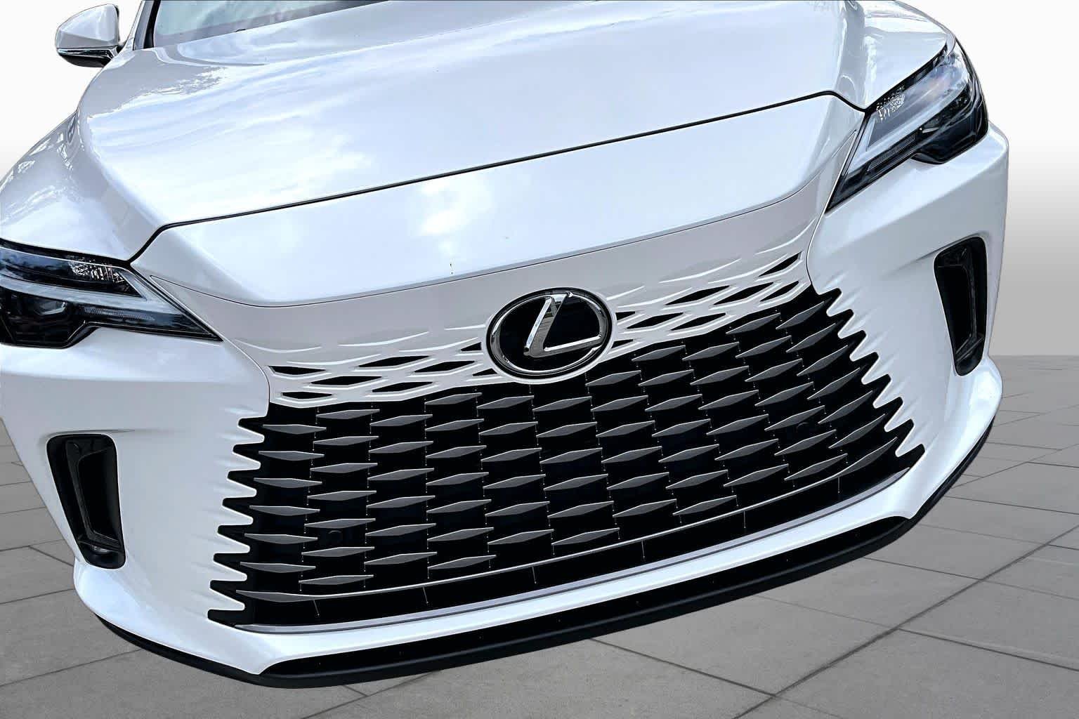 Used 2025 Eminent White Pearl Lexus  image 30