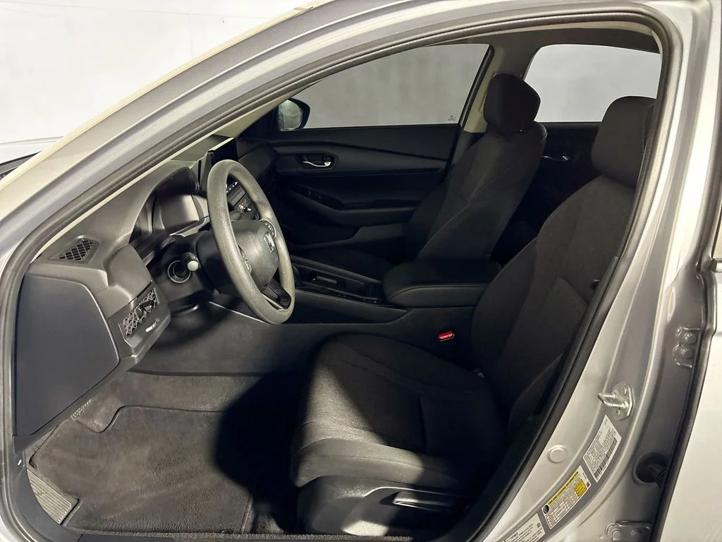 Used 2023 Lunar Silver Metallic Honda LX image 11