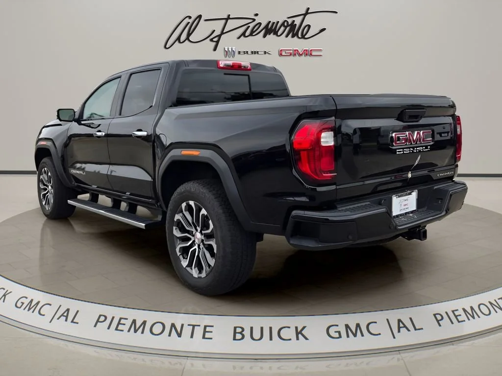 Used 2024 Onyx Black GMC Denali image 4