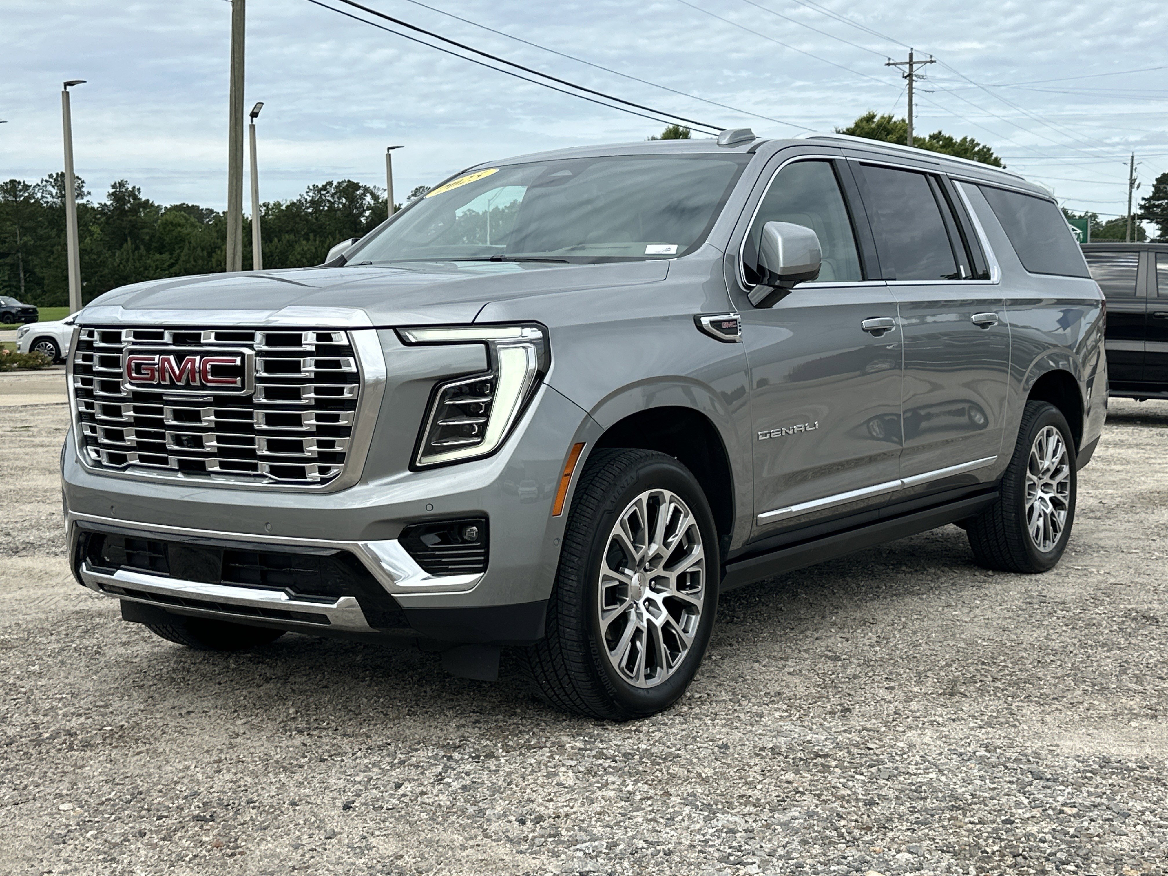2025 GMC Yukon Denali AWD's photo