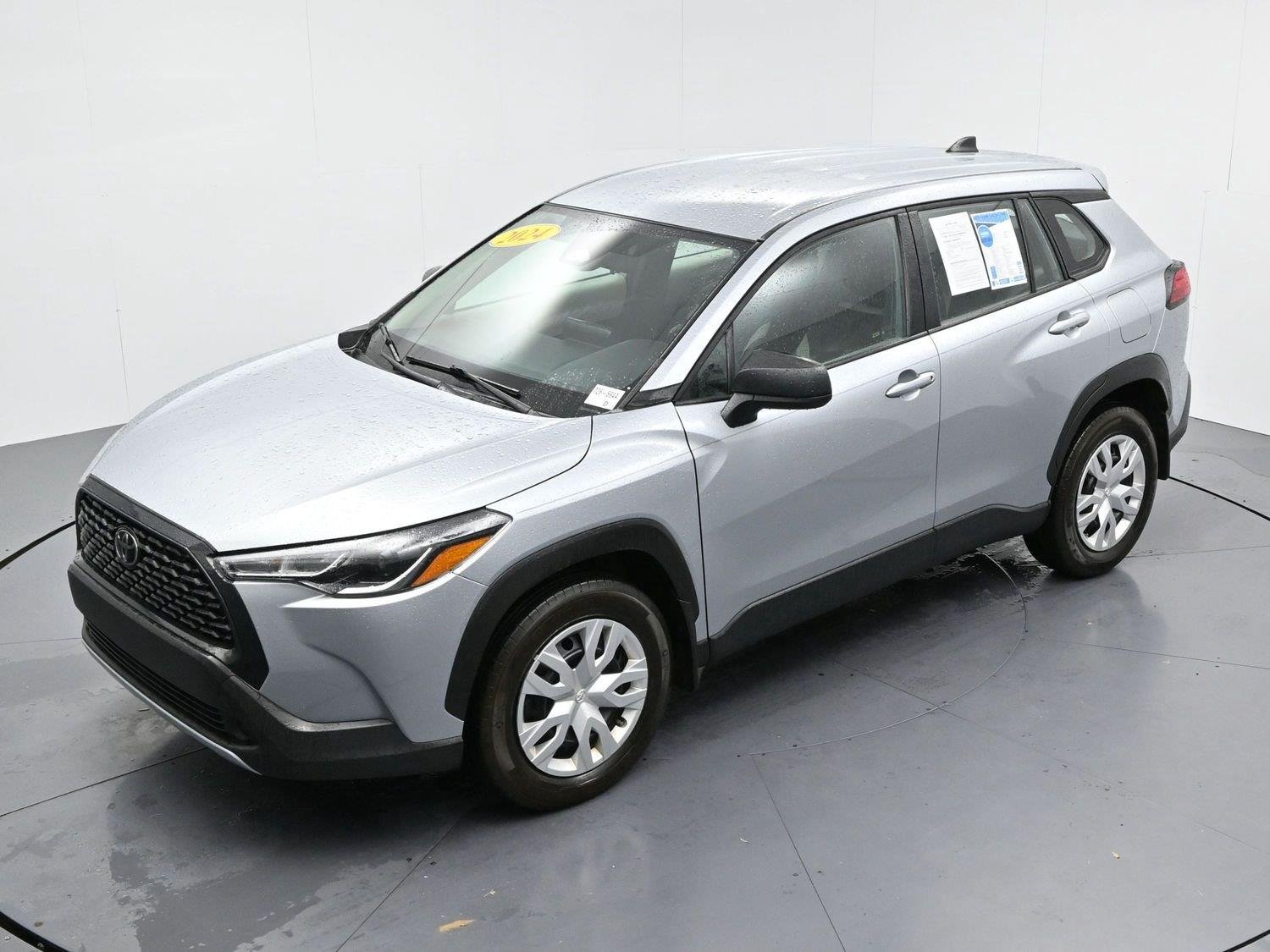 Used 2024 Sonic Silver Toyota L image 37
