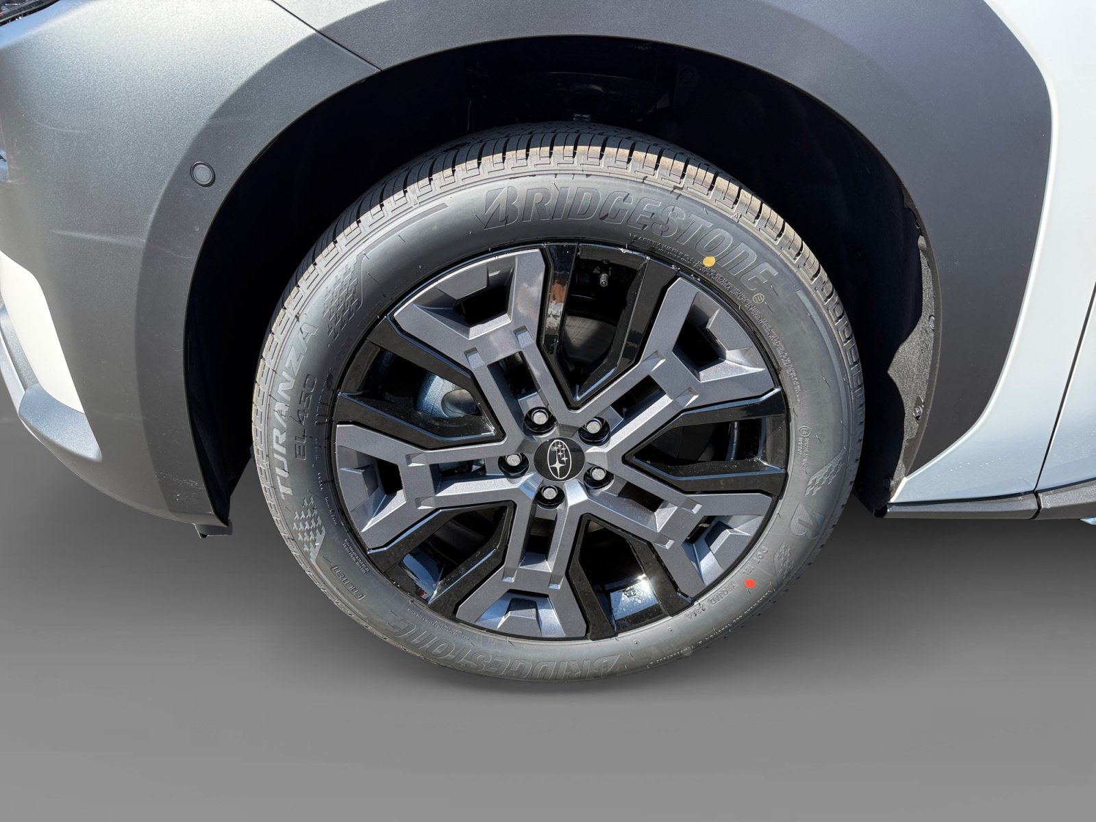 New 2026 CRYSTAL WHITE PEARL Subaru Limited image 9