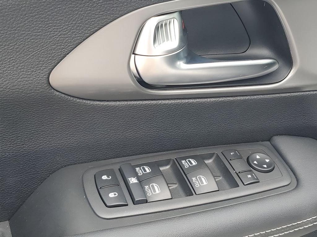 2026 Chrysler Voyager LX - Photo 44