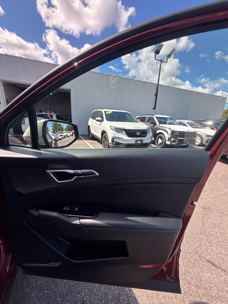 Used 2023 Red Kia X-Line image 24