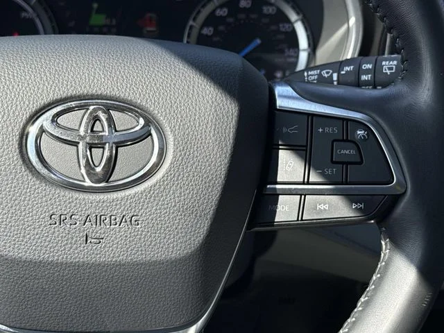 Used 2021 Gray Toyota XLE image 23
