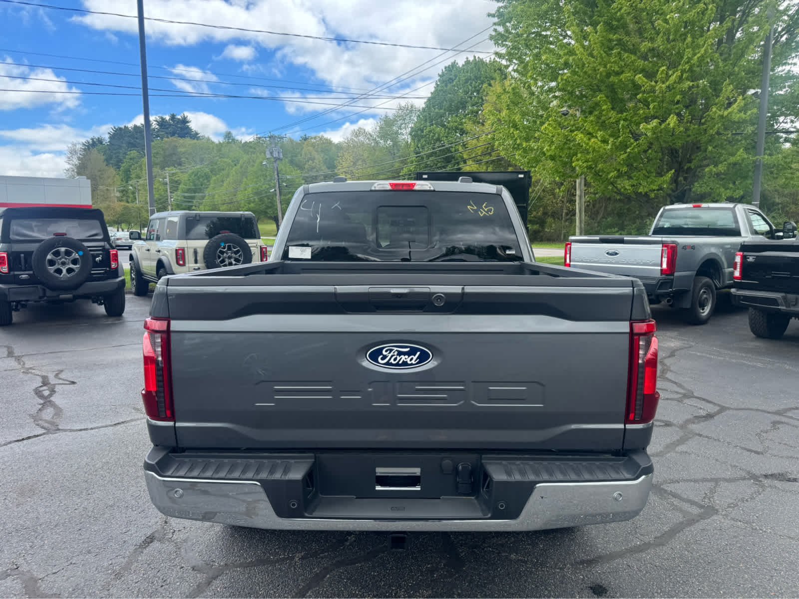 New 2026 Carbonized Gray Metallic Ford XLT image 4