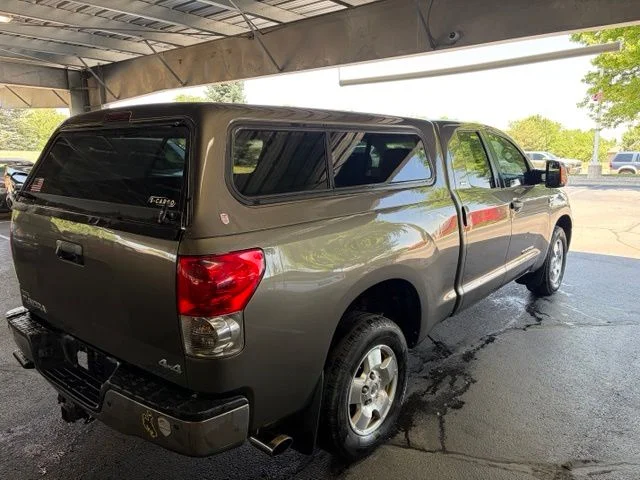 Used 2007 Brown Toyota SR5 image 10