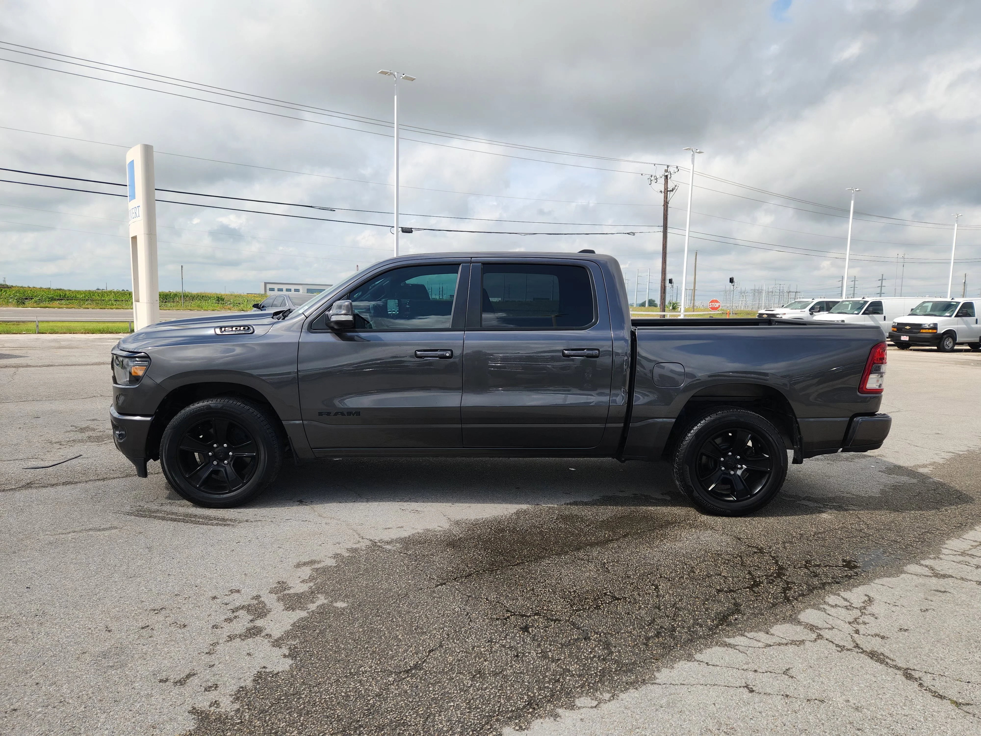 Used 2020 Granite Crystal Metallic Clearcoat Ram Big Horn/Lone Star Night Edition image 4
