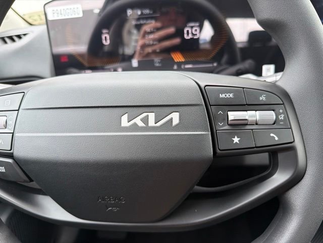 New 2026 Snow White Pearl Kia LXS image 21