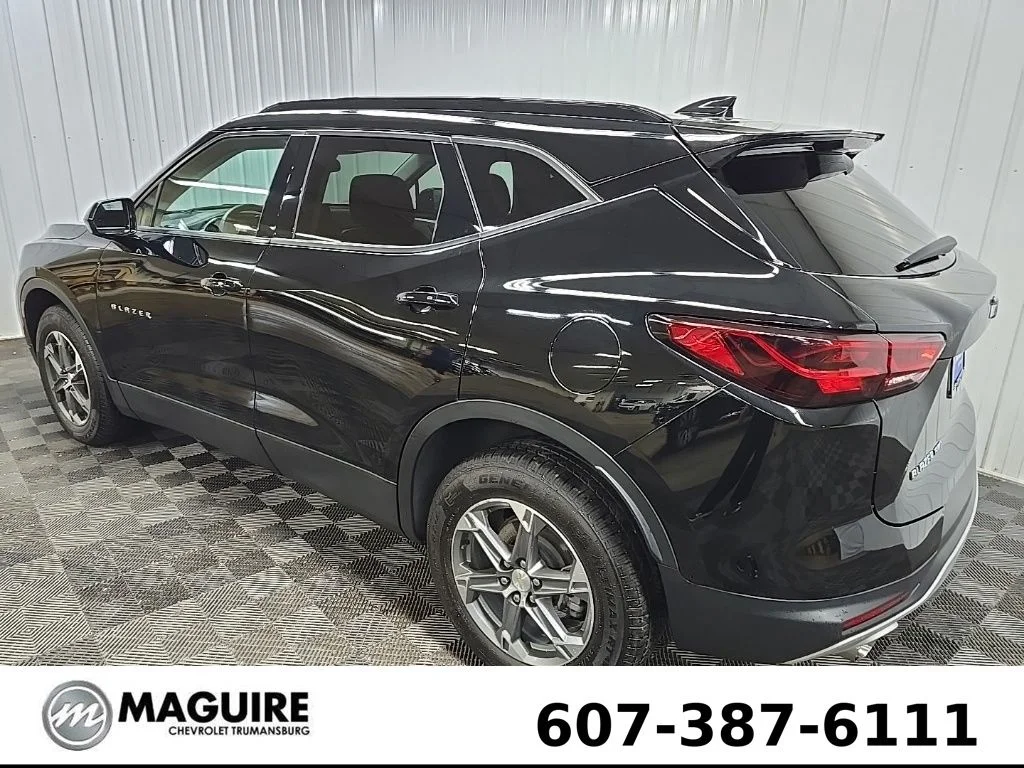 Used 2023 Black Chevrolet LT image 10
