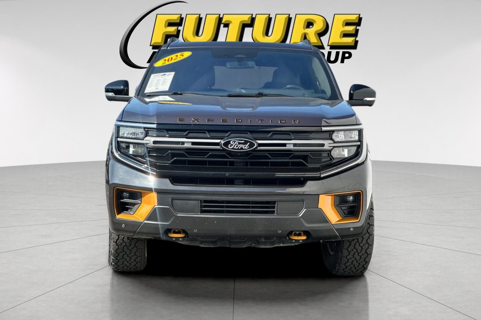 Used 2025 Gray Ford Tremor image 9