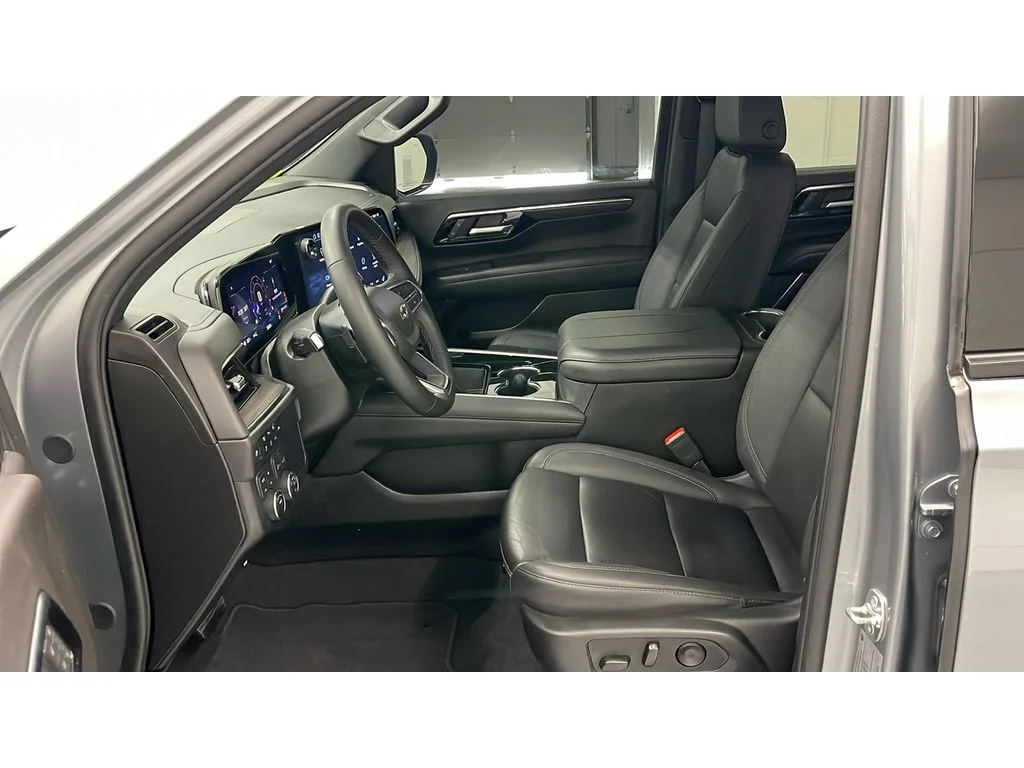 Used 2025 Sterling Gray Metallic Chevrolet Z71 image 26