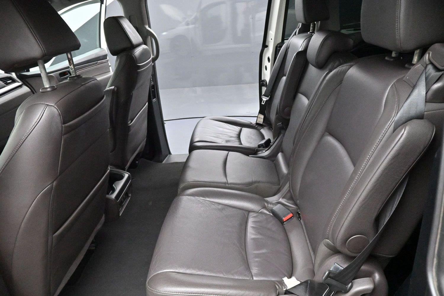 Used 2019 White Diamond Pearl Honda Touring image 32