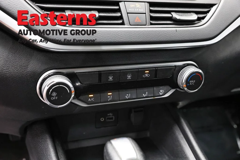 Used 2023 Silver Nissan 2.5 S image 19