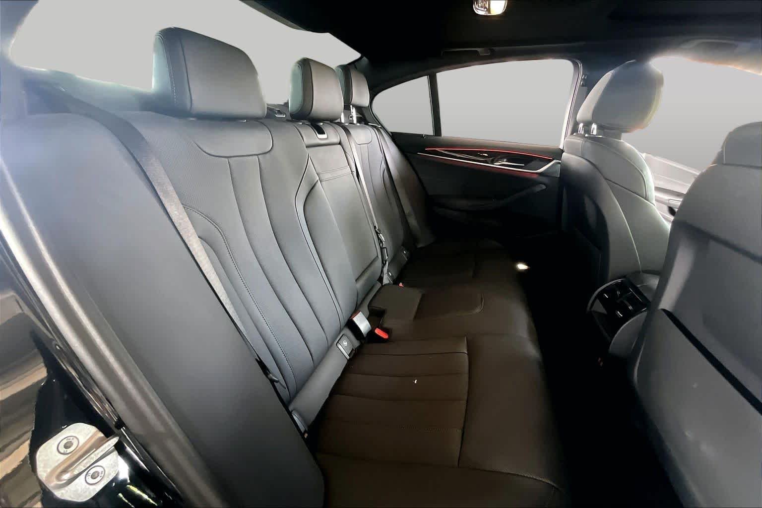 Used 2023 Black Sapphire Metallic BMW 530e image 18