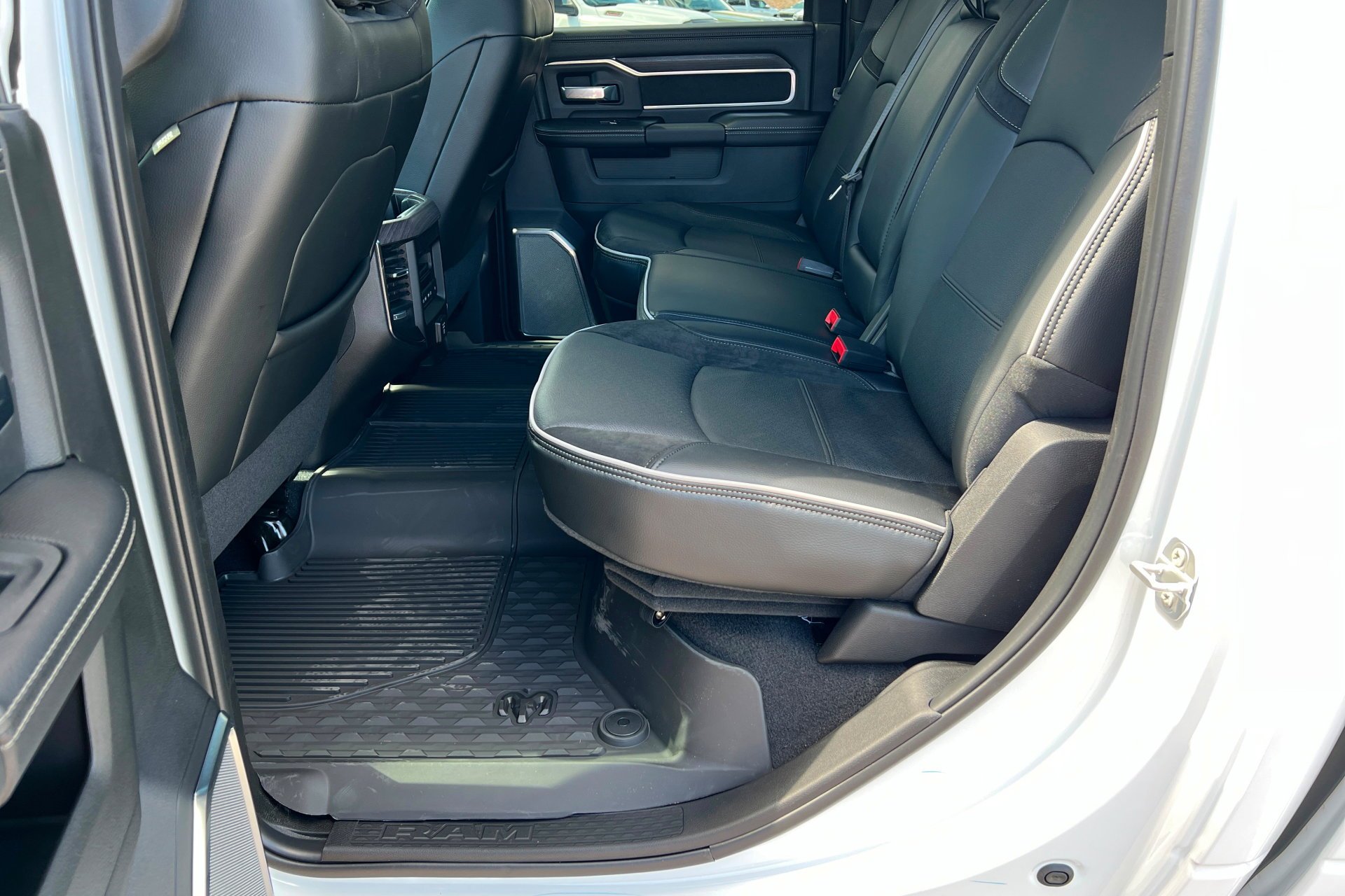 New 2026 Bright White Clear-Coat Exterior Paint RAM Laramie image 22