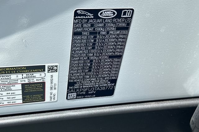 New 2026 Fuji White Land Rover SE image 28