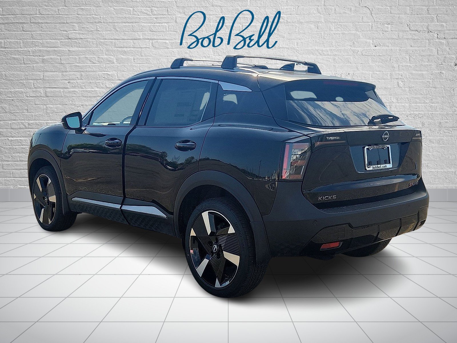 2026 Nissan Kicks SR photo 3