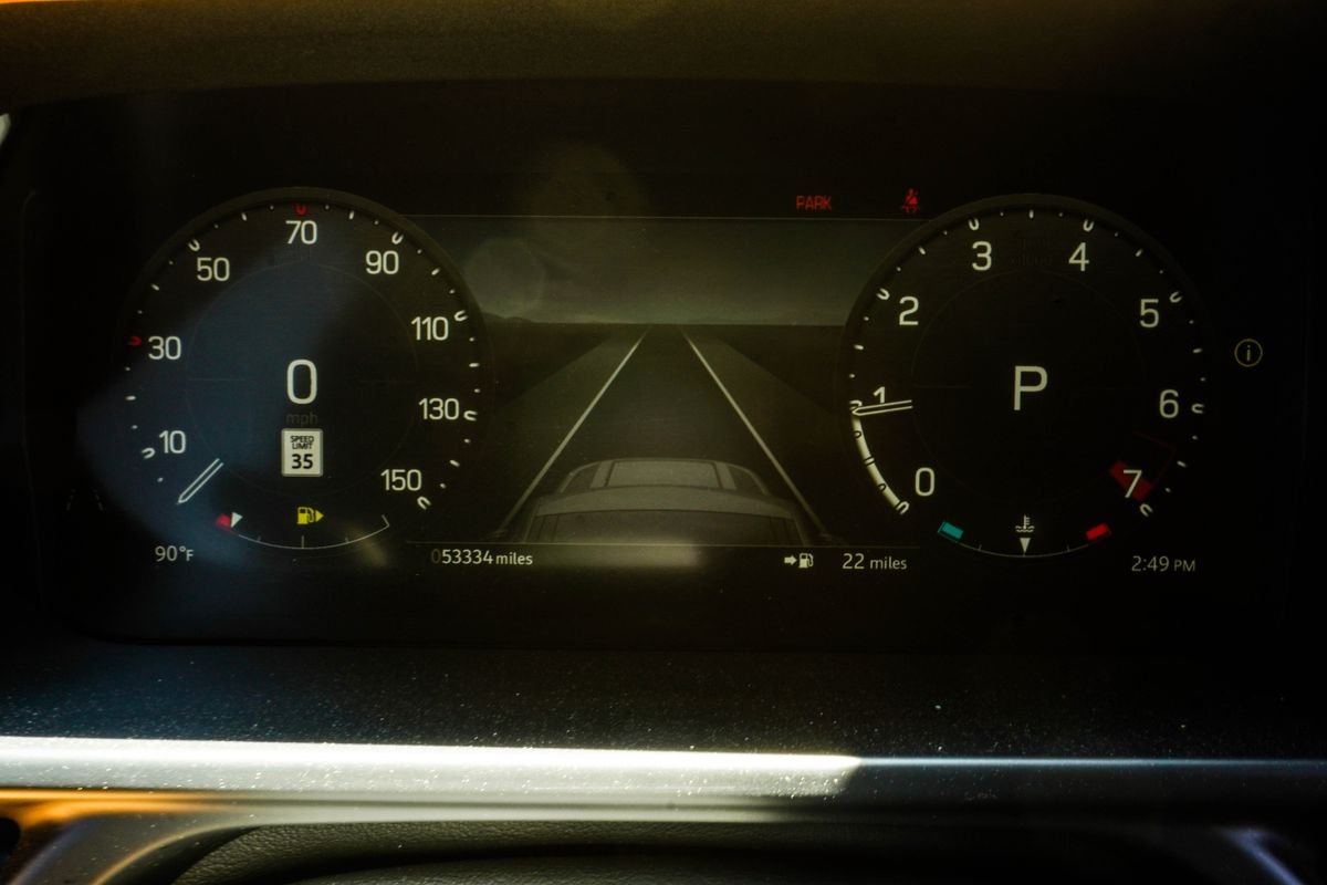 Used 2023 Black Land Rover X-Dynamic SE image 28