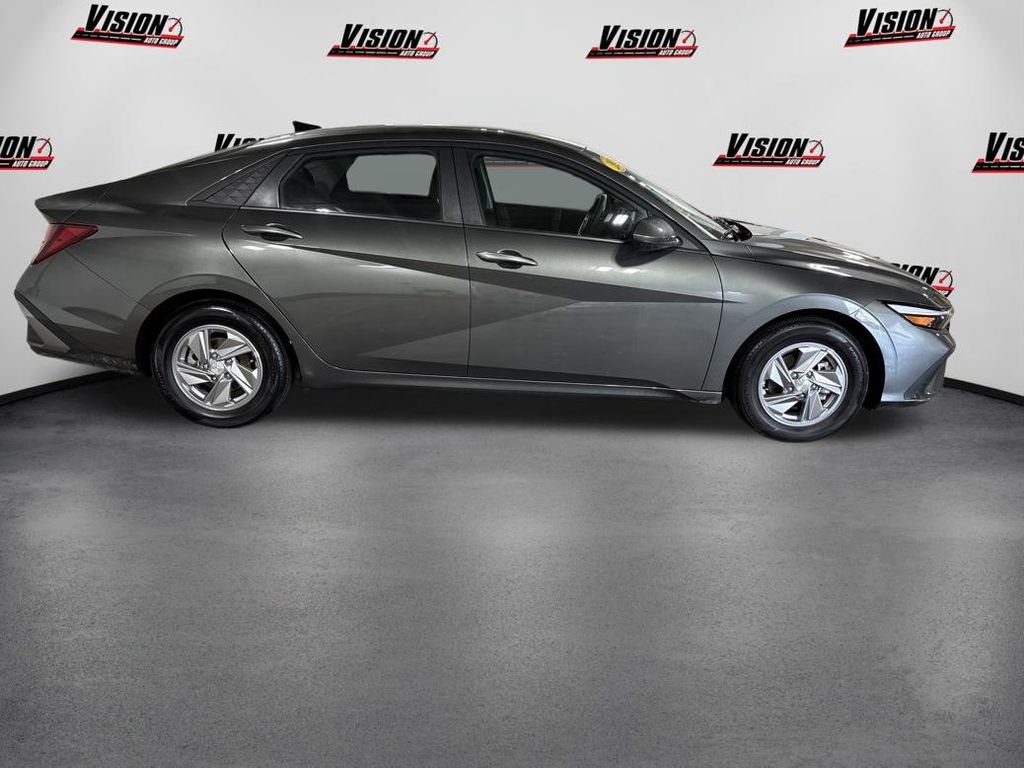 Used 2025 Gray Hyundai SE image 4
