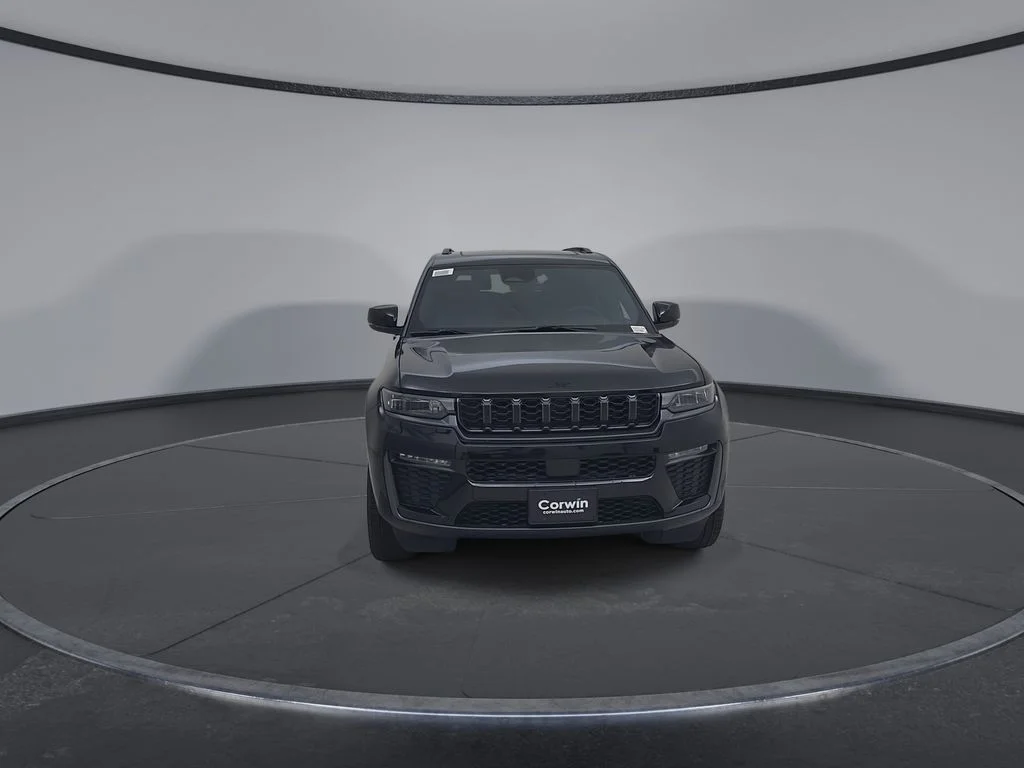 New 2026 Diamond Black Crystal Pearl-Coat Exterior Paint Jeep Limited image 5