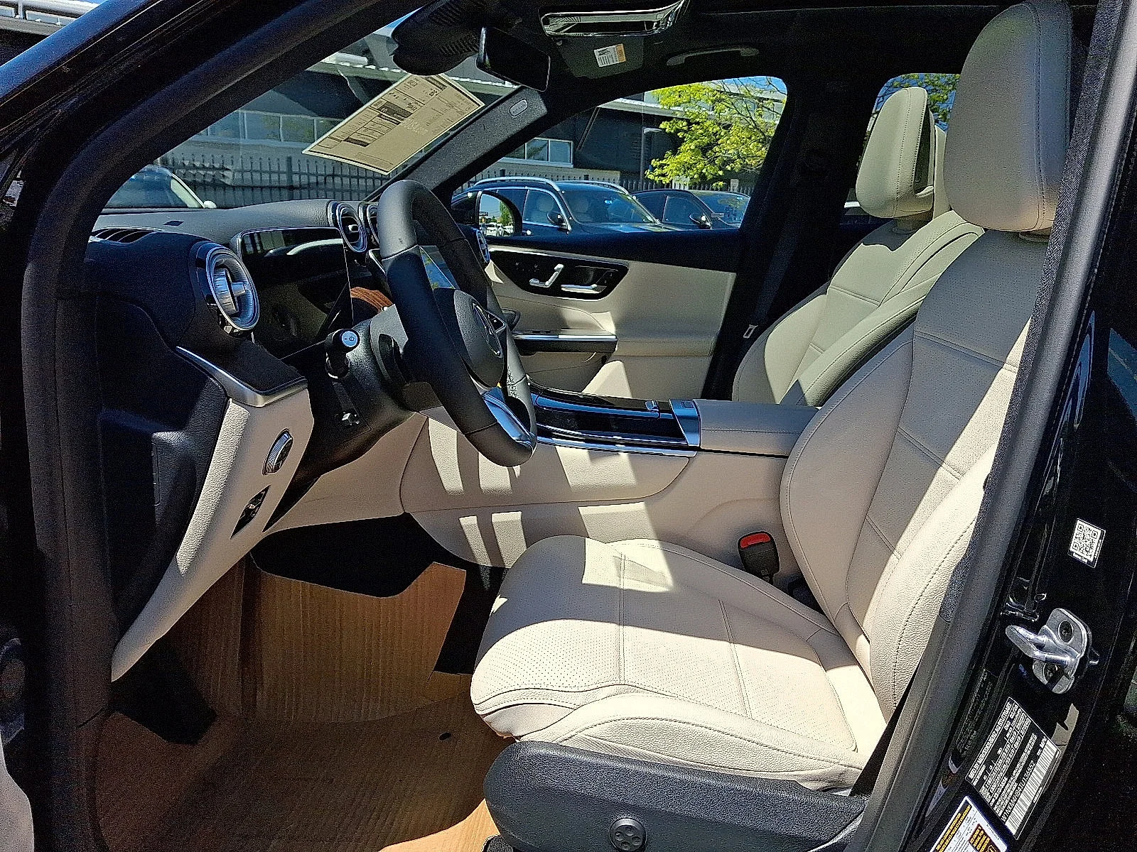 Used 2026 Black Mercedes-Benz GLC 300 image 8