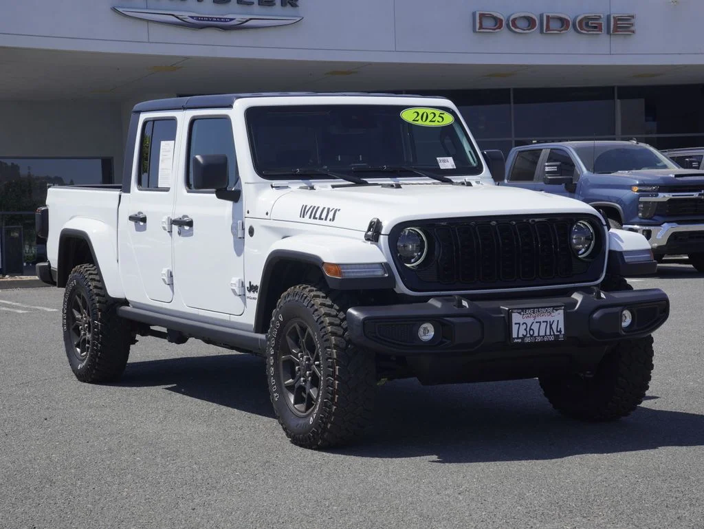 2025 Jeep Gladiator Willys Auto's photo